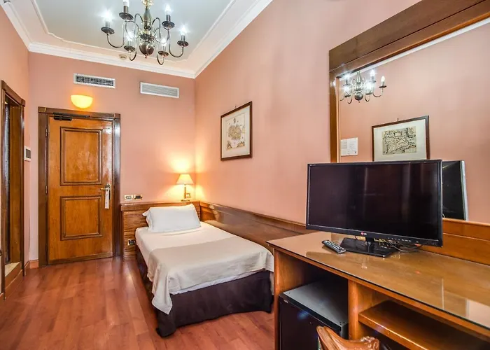 Della Torre Argentina 3* Roma