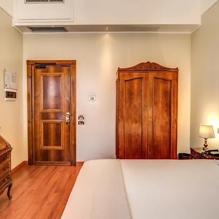 Della Torre Argentina Hotel 3*