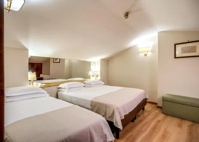 Della Torre Argentina 3* רומא