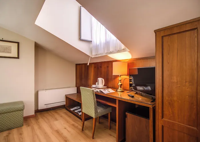 מלון Della Torre Argentina 3*