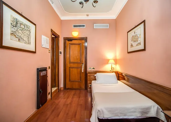 Della Torre Argentina 3* Рим