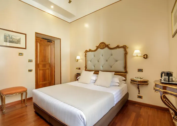 Della Torre Argentina Рим