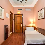 Della Torre Argentina 3* Rome